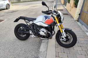BMW r-nine t
