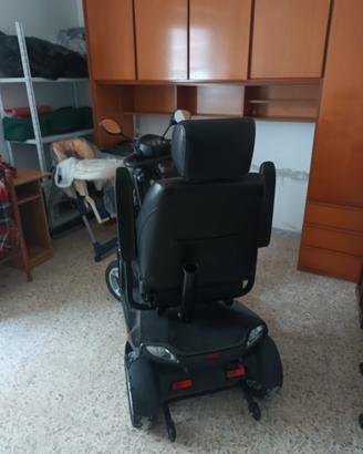 Scooter elettrico (carrozzina) per invalidi