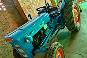 Trattore Fordson Super Dexta