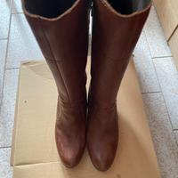 Stivali di pelle con tacco