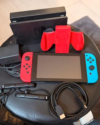 Nintendo switch completa+ accessori+ FC24+ custodi