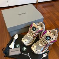 balenciaga runner  multicolor