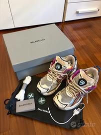 balenciaga runner  multicolor