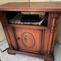 Mobile Portatelevisore in vero legno
