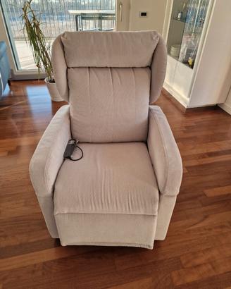 Poltrona per anziani reclinabile slim