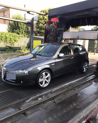 Vend alfa 147 q2