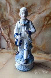Statuetta d'epoca in porcellana per interni, 19 cm