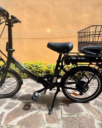 Bicicletta elettrica pieghevole