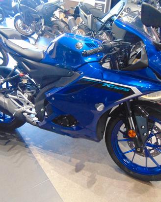Yamaha YZF-R 125 blu NUOVO Euro 5 più, cv 15, peso