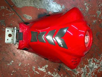 Serbatoio suzuki GSX S 750