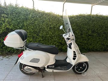 Vespa gts 300