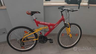 bici con ammortizzatorei