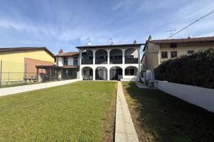 CASA SEMINDIPENDENTE A AZEGLIO