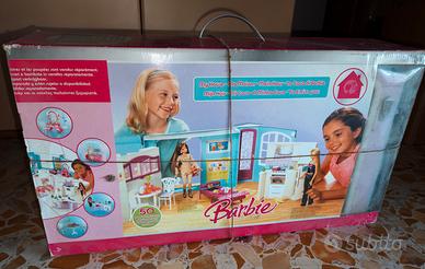 Casa di Barbie con arredamento realistico