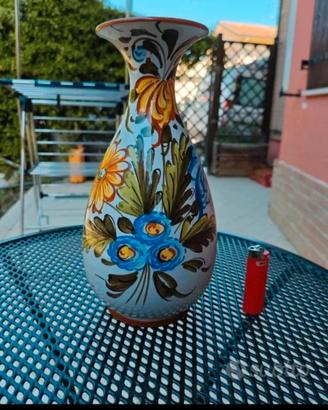 Vaso Deruta dipinto a mano decoro floreale