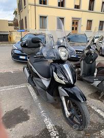 Piaggio Beverly 350 - 2024