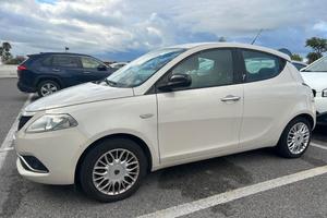Lancia ypsilon 2016