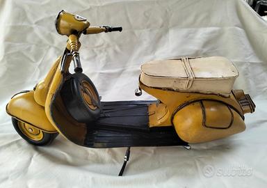 Vespa Piaggio modellino in metallo