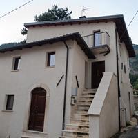 Casa antisismica su 3 livelli con cantina