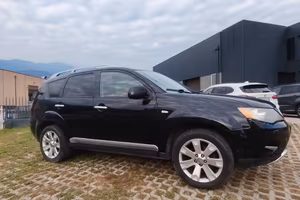 outlander Mitsubishi 7 posti