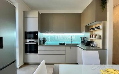 TRILOCALE RISTRUTTURATO IN CENTRO A CASATENOVO