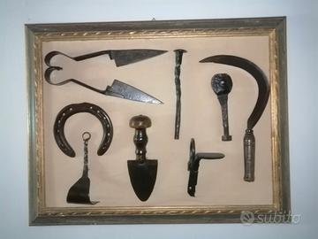 quadri con oggetti  vecchi