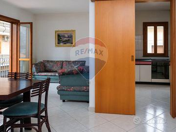 Casa unifamiliare con tre appartamenti