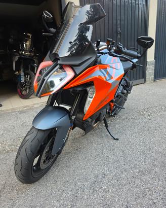 KTM 1290 superduke GT 2022 