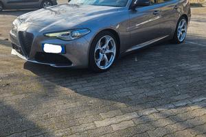 Alfa Romeo Giulia 2.2 180cv