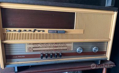 Radio d'epoca Magnafon FM225