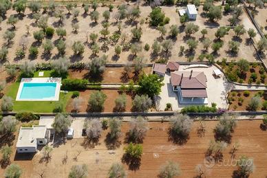 Carovigno spelndida villa con piscina