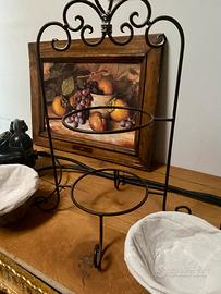 Oggetto in ferro crudo multifunzione