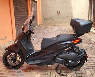 Piaggio Beverly 300 HPE Deep Black 4500km
