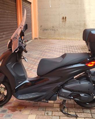 Piaggio Beverly 300 HPE Deep Black 4500km