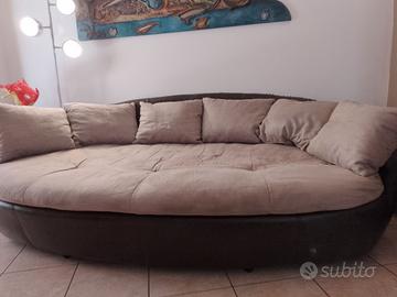 Divano Ovale Semeraro