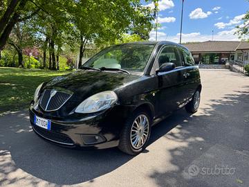 Lancia Ypsilon 1.2 benzina euro4 neopatentati