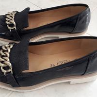 Scarpe in vernice blu