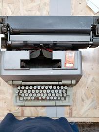 MACCHINA DA SCRIVERE OLIVETTI LINEA 98 MOD. ITALIA