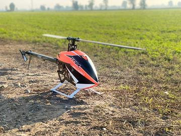 Elicottero radio comandato