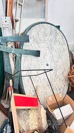 tavolo con 6 sedie in plastica da giardino