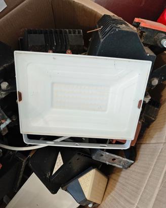 Stock 18 Faretti Misti (13 Alogeni + 5 LED)