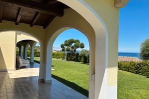 Elegante Villa Bifamiliare sul mare