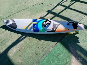 tavola windsurf pyramid quatro 86 litri 2017