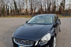 Volvo V60 D5 Geartronic Summum