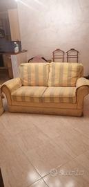 Divani da rifoderare a 40€ l'uno