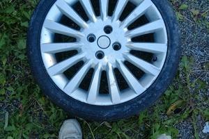 4 cerchi da 17  attacco fiat