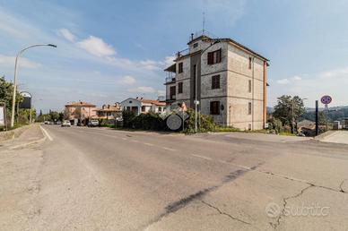 5 LOCALI A BASSANO ROMANO