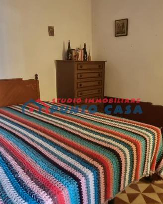 PRESSI VIA CAROLINA - Bilo al 3°p. s/a da ristrutt