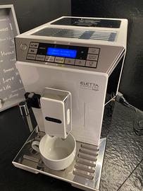 DeLonghi Eletta cappuccino top