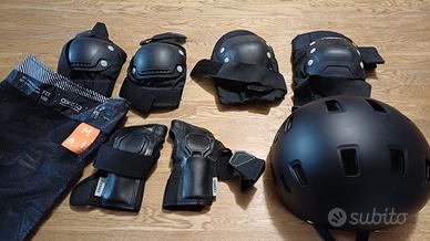 protezioni pattini e casco